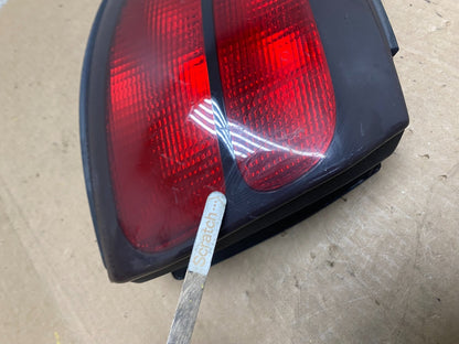 1998 - 1999 Ford Taurus Wagon Sedan Left Driver Side Tail Light Oem W8621 DW4