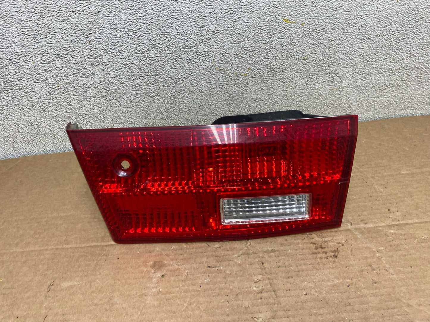 2005 Honda Accord Sedan Right Passenger Inner Tail Light OEM Z1465 DW0