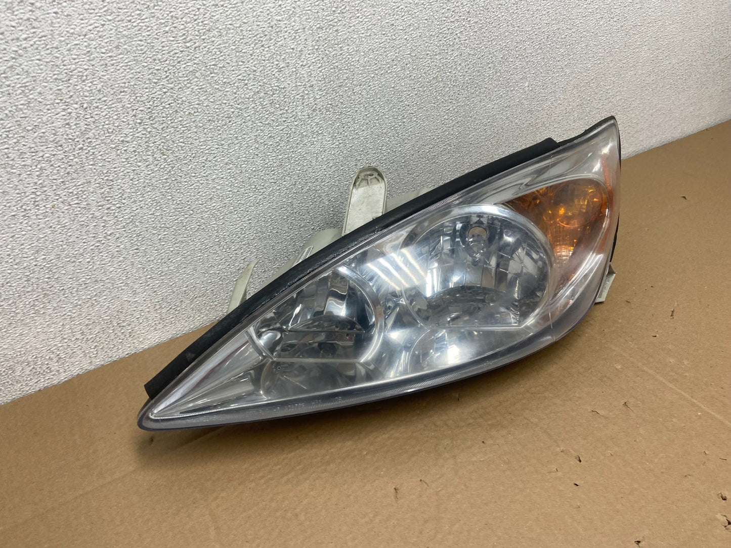 2002 2003 2004 Toyota Camry Left Driver Lh Side Halogen Headlight AB6120 DW2