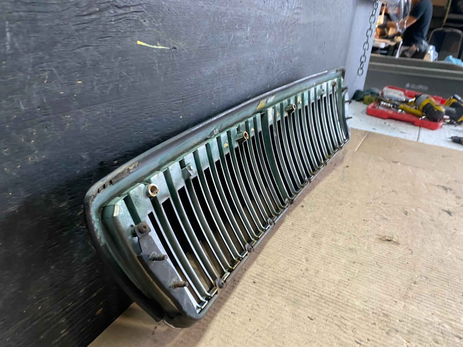 2002 to 2005 Hyundai XG350 Front Upper Grill Grille W/Emblem T0061 DG9