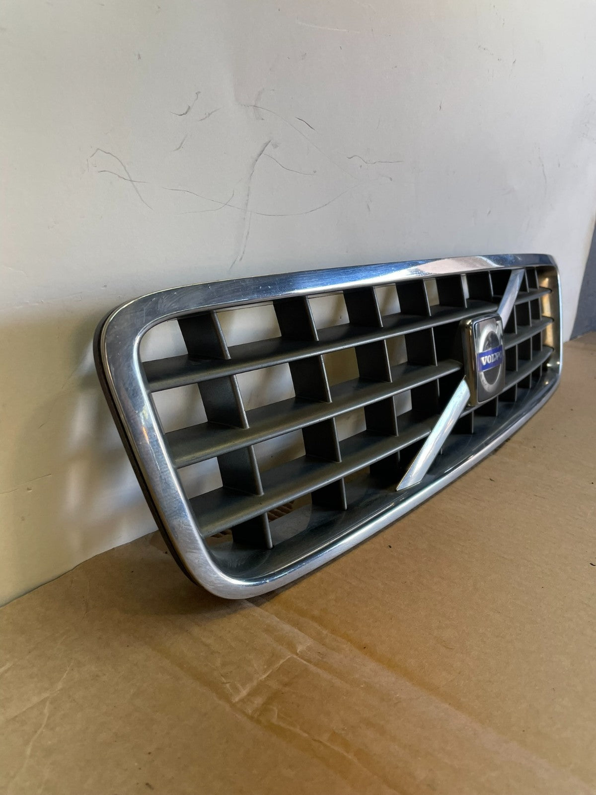 2003 to 2013 Volvo XC90 Front Upper Grill Grille AG3149 DG2