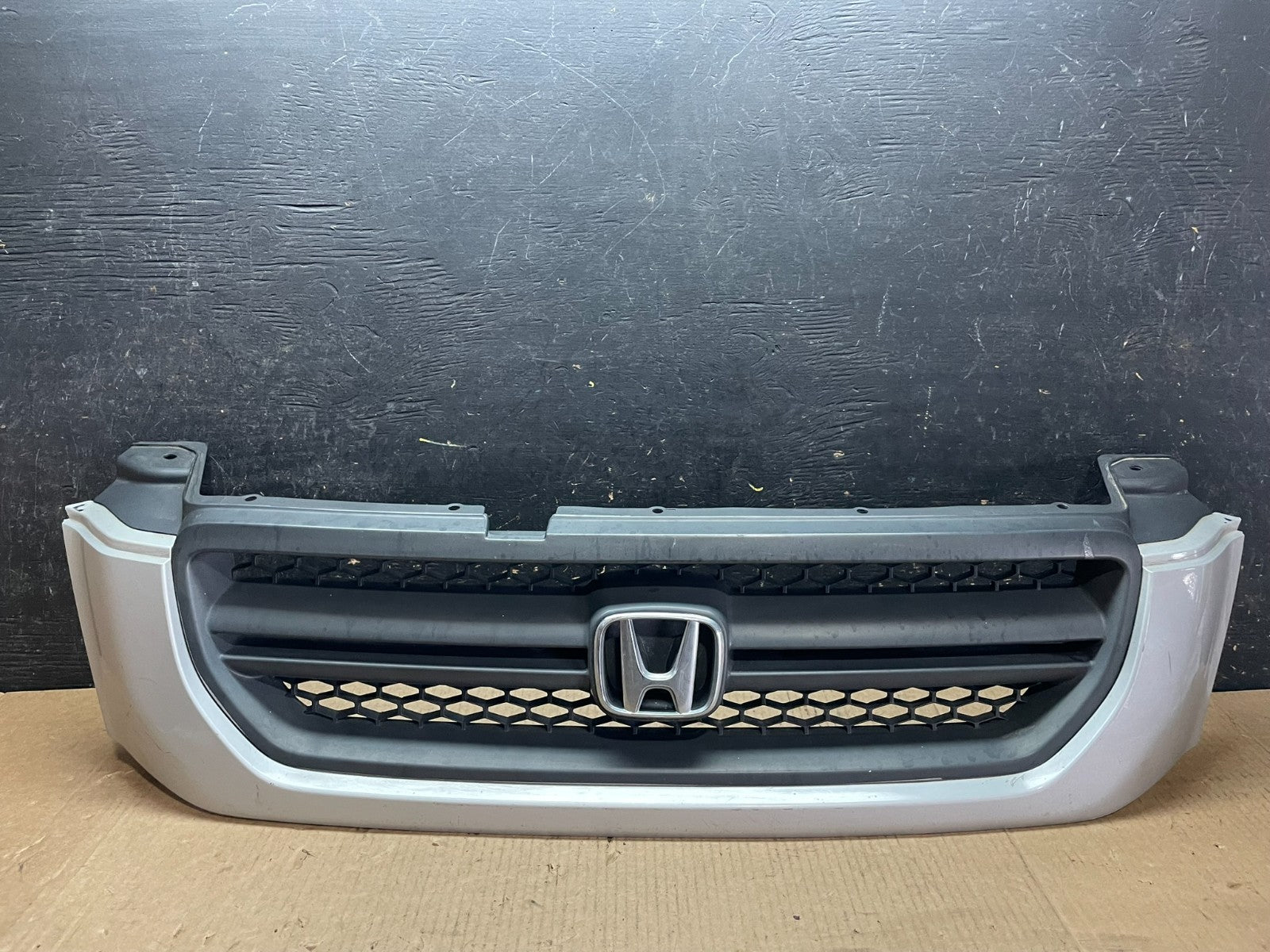 2003 2004 2005 Honda Pilot Front Upper Grill Grille Aftermarket Y9595 DG0