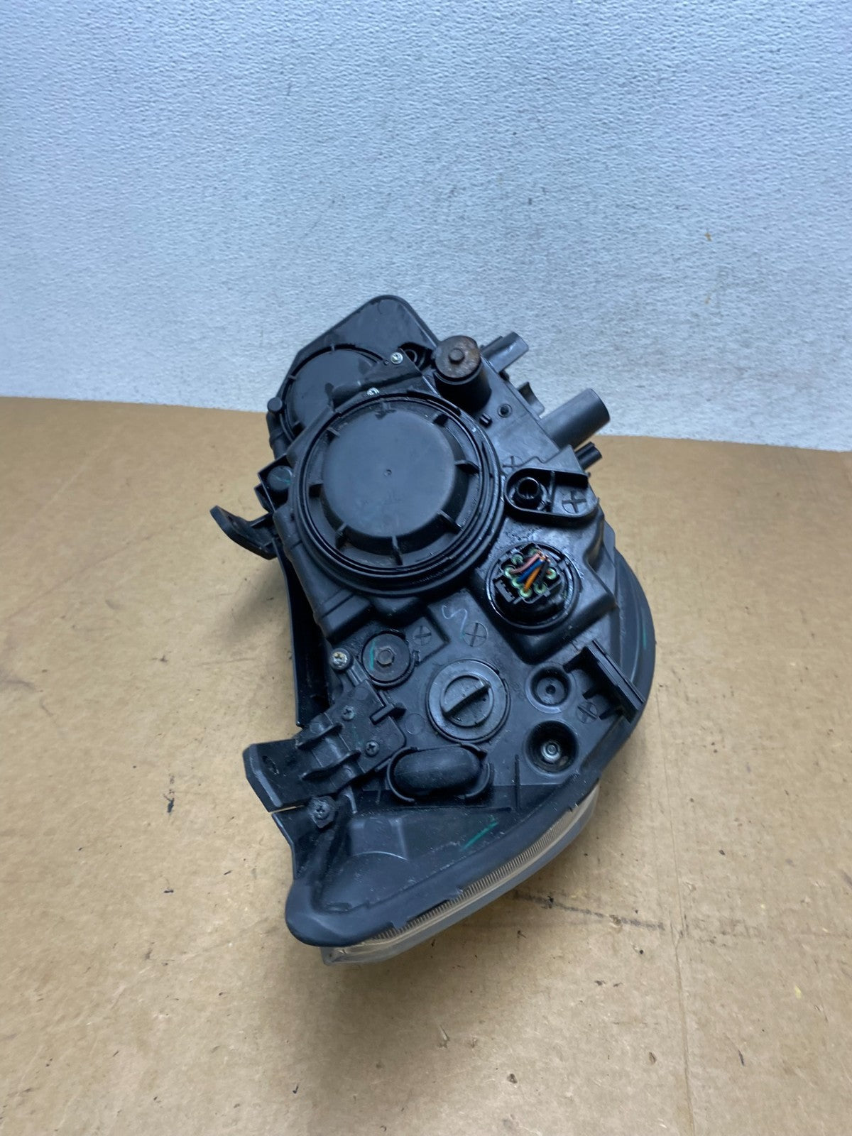 2014 to 2015 Kia Sorento Left Driver LH Side Headlight Halogen AE3283 DW8