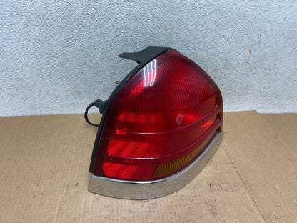1998-2003 Ford Crown Victoria Left Driver Lh Side Tail Light AI5581 LK2