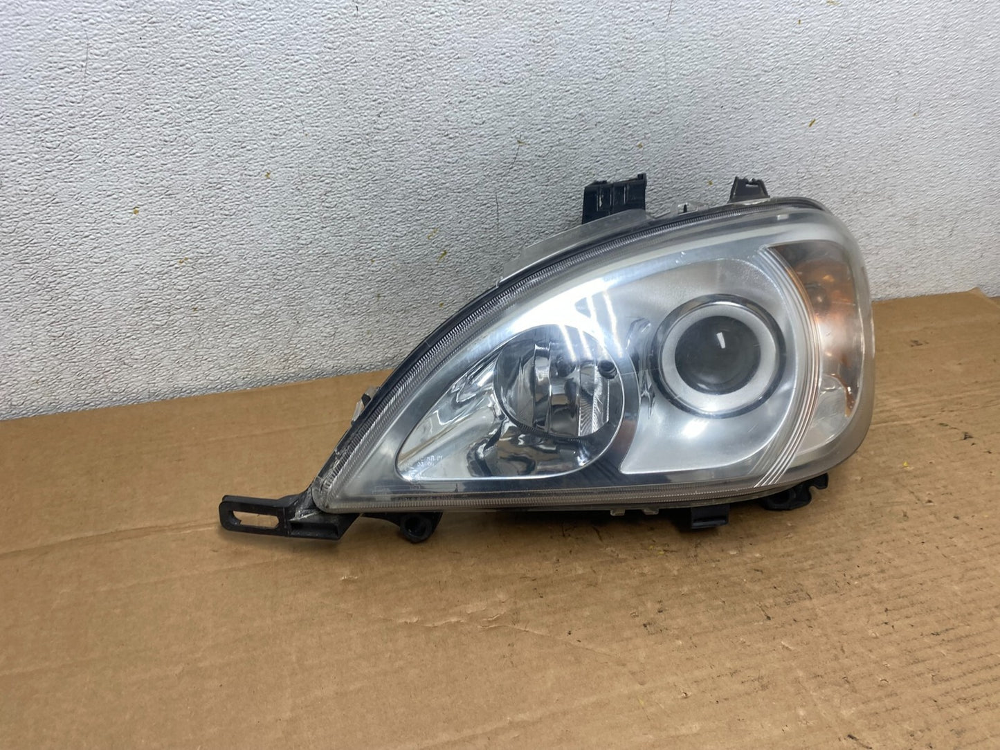 2002 - 2005 Mercedes ML ML350 ML500 Left Driver LH Halogen Headlight M6983 DW2