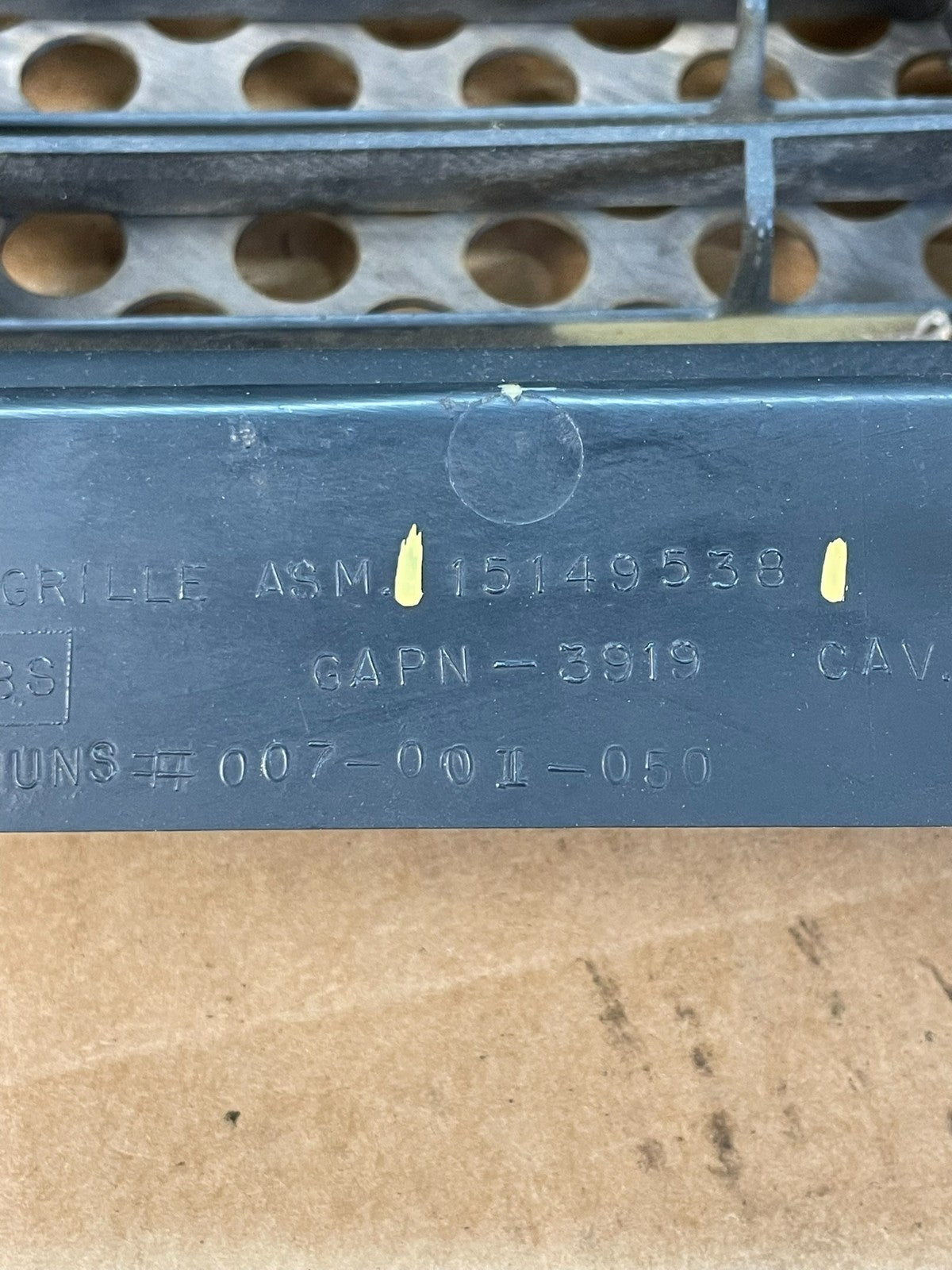 2005 to 2009 Gmc Envoy Denali Front Upper Grill Grille AC5140 DG7