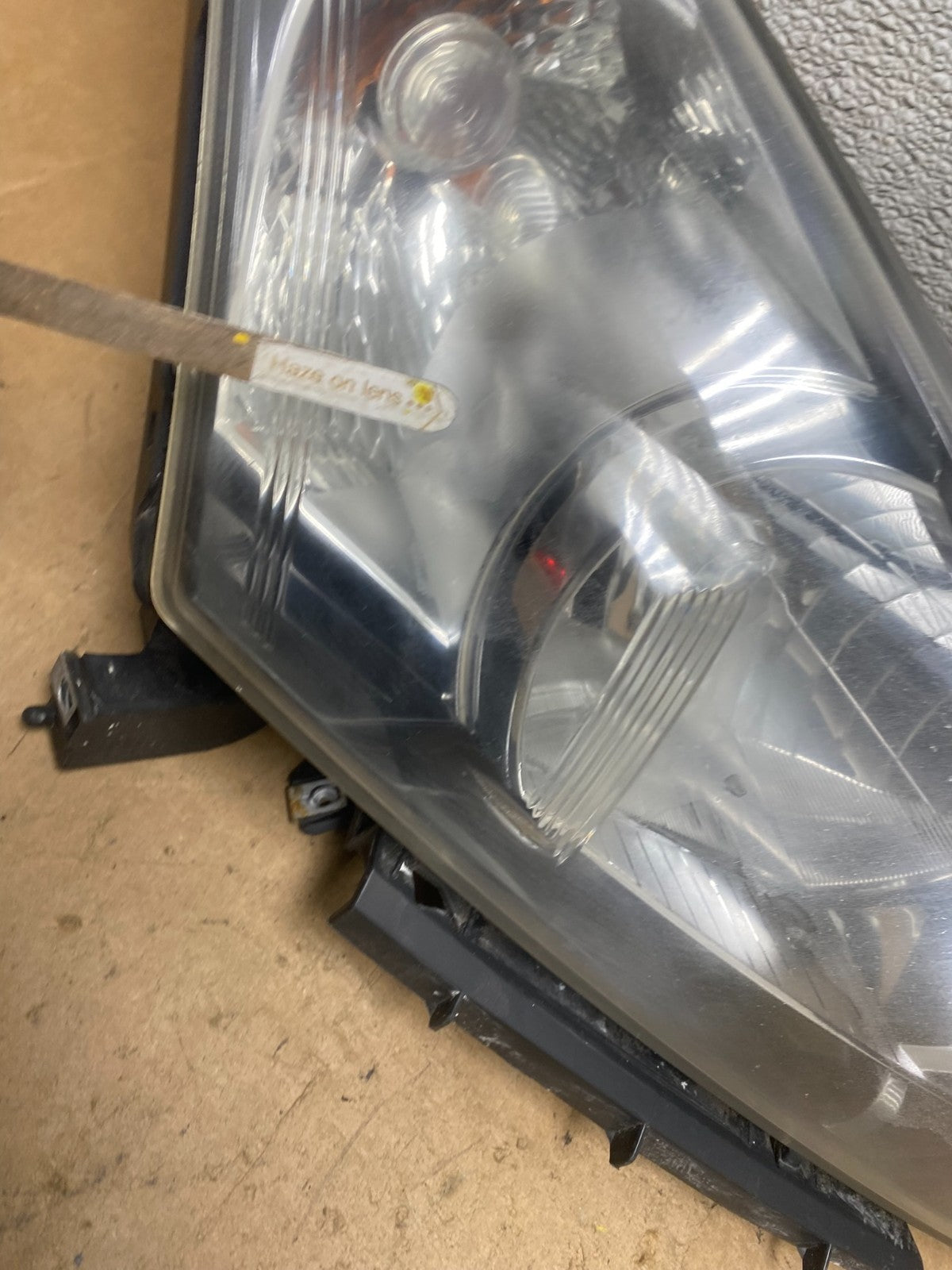 2011 to 2015 Chevrolet Cruze Halogen Left+Right Set Headlights X5610 DW7