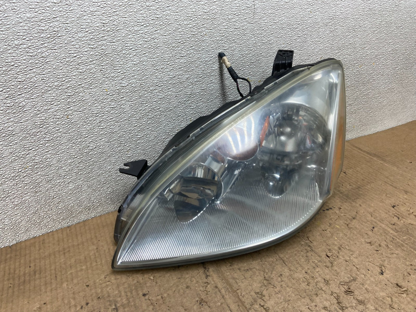 2002 to 2004 Nissan Altima Left Driver LH Side Halogen Headlight OEM AA8400 DW2