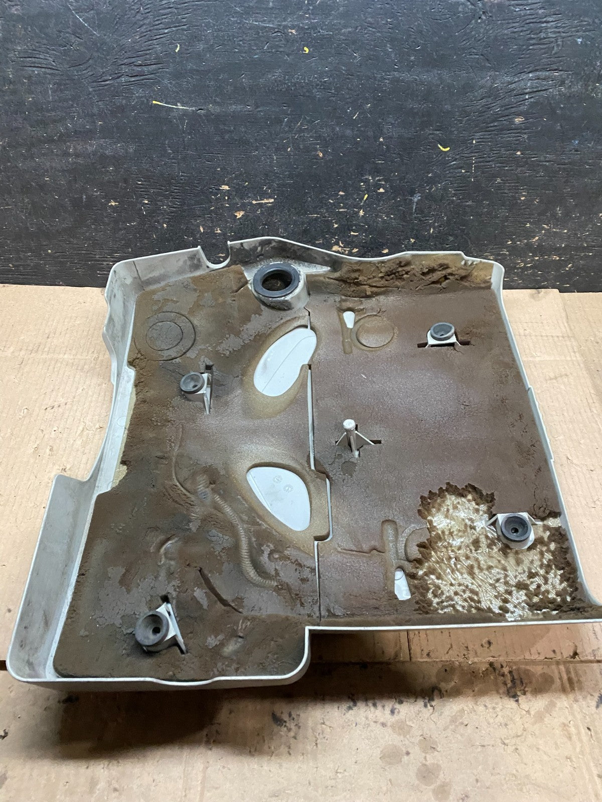 2004 to 2007  Cadillac CTS 3.6L Plastic Engine Cover Shield W4598 DG7