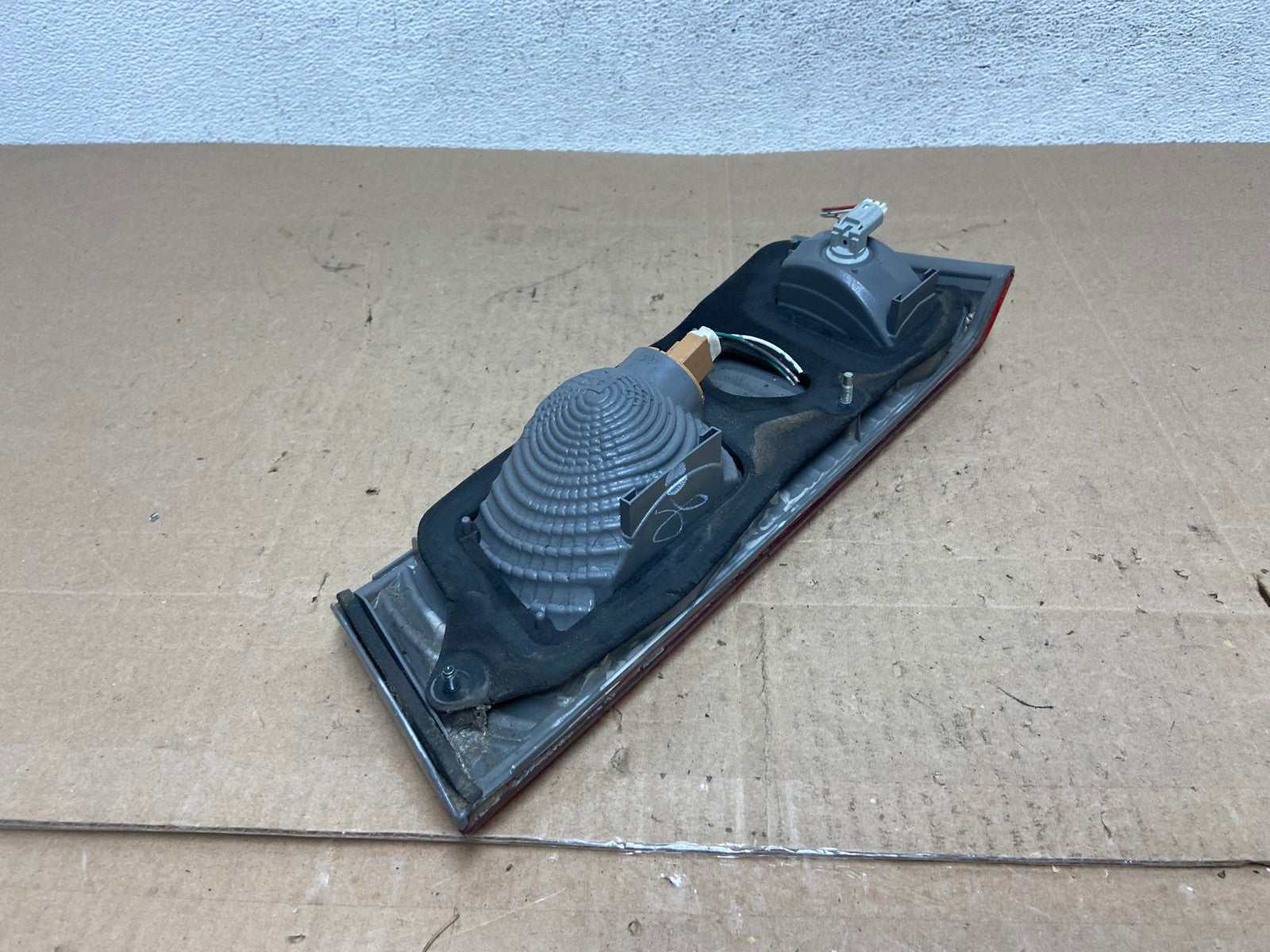 2000 to 2001 Toyota Camry Tail Light Inner Left Driver Lh Inner AE6072 LK4