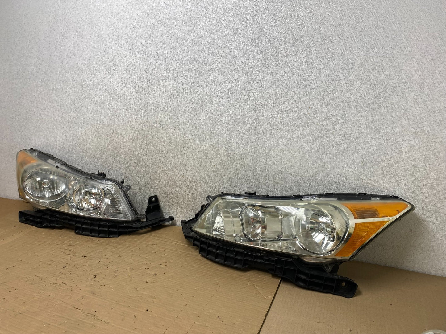 2008 to 2012 Honda Accord Sedan Left+Right Set Halogen Headlights AG8298 DW1