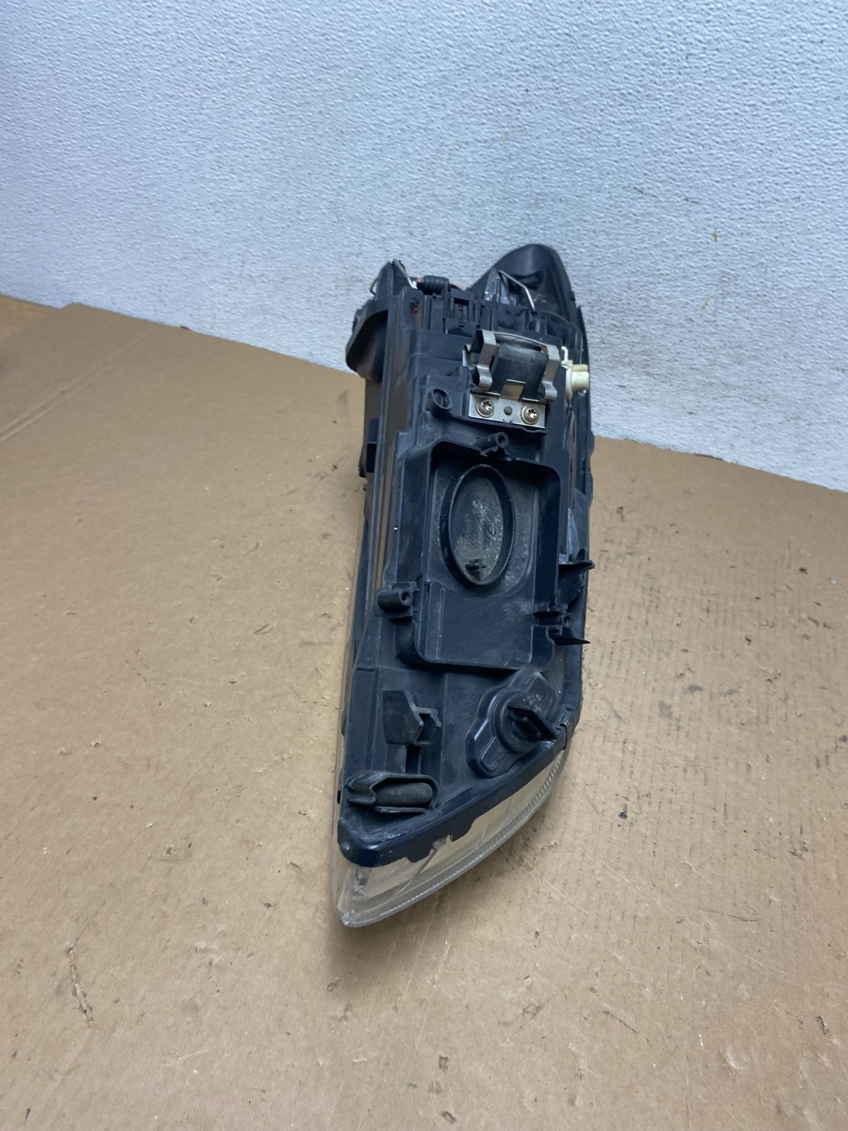2011-2013 Volvo C30 Left Driver LH Side Halogen Headlight AD8068 DG8