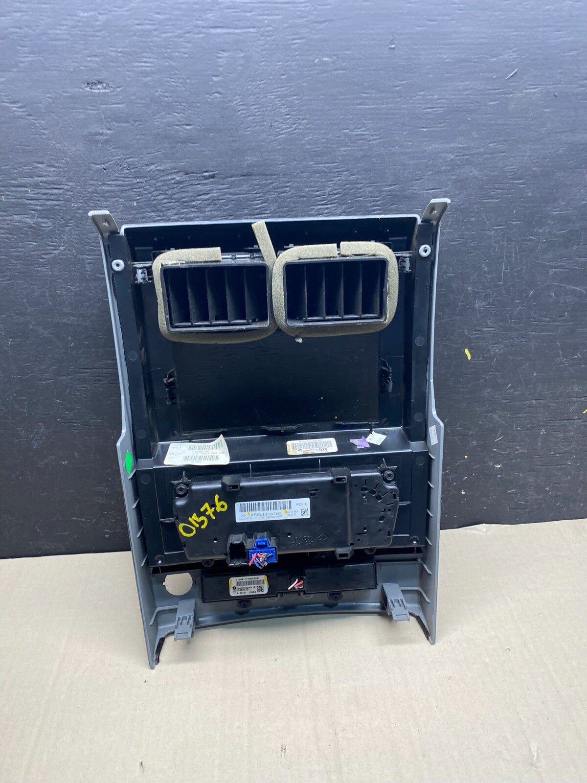 2008 to 2012 Jeep Liberty Dash Climate Temperature Control Radio Bezel o1576 DG5