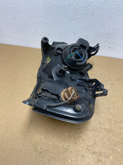 2005 - 2006 Mazda Tribute Right Passenger Rh Headlight Oem AC1365 DW6