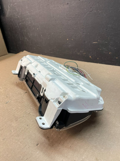 2004 2005 Toyota Sienna Speedometer Cluster Gauge AE3370 DG4