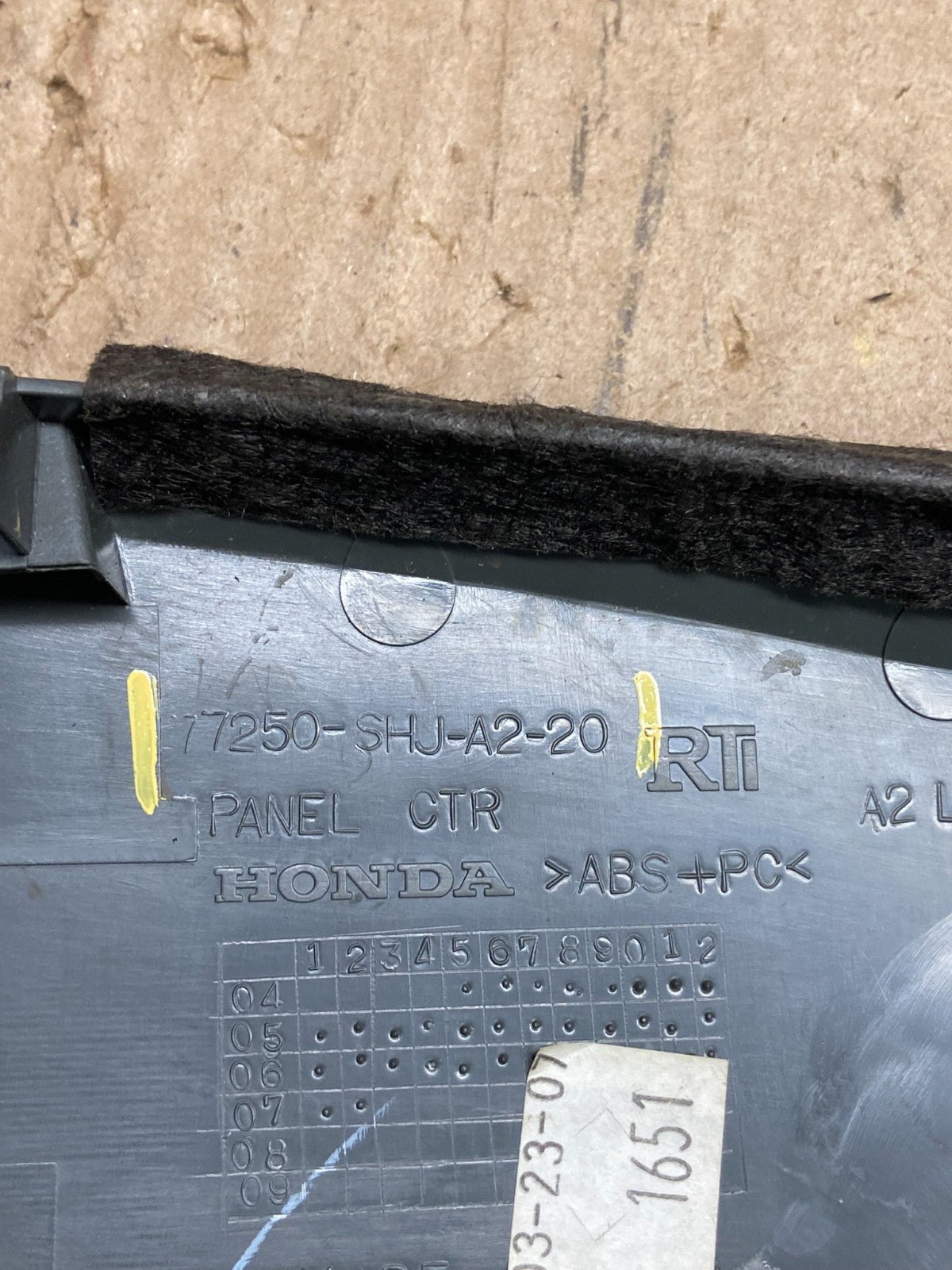 2005 to 2010 Honda Odyssey  Radio Climate Control Dash Trim Bezel Y5424 DG5