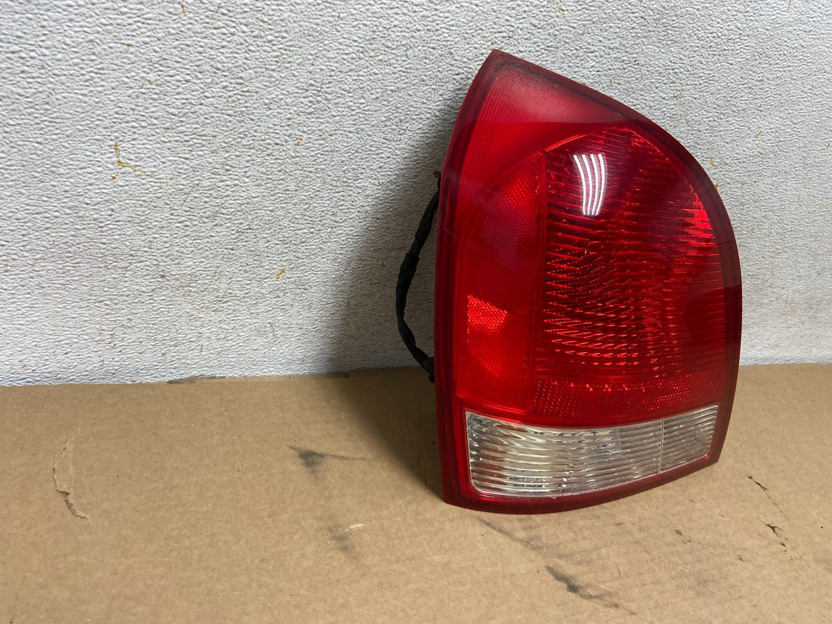 2001-2003 Sedan Hyundai Elantra Left Driver Lh Side Tail Light AH4468 DW1