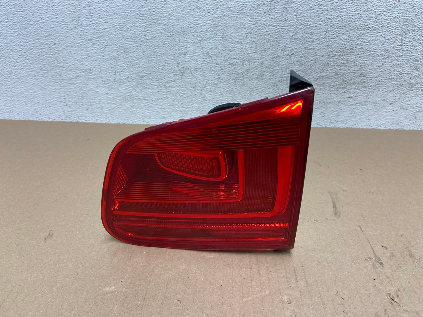 2012-2017 Volkswagen Tiguan Right Passenger Rh Side Inner Tail Light AE7173 LK0