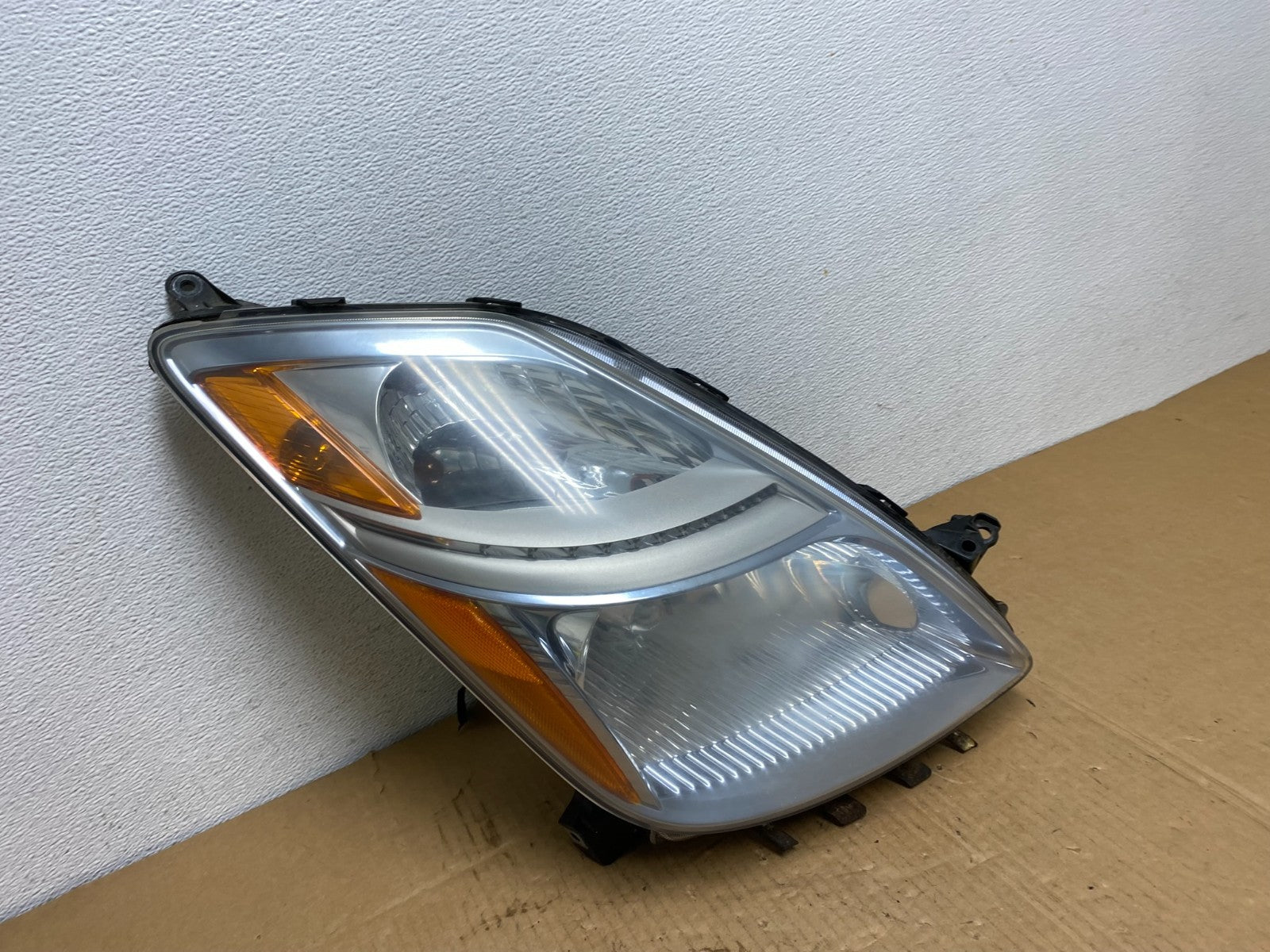 2006-2009 Toyota Prius Right Passenger Rh Side Headlight Xenon HID AC7611 DW2