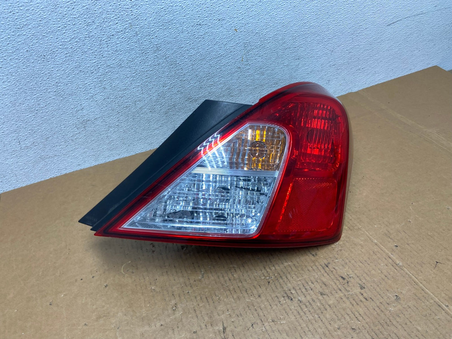 2012-2019 Nissan Versa Sedan Right Side Passenger Rh Tail Light AE0571 LK2