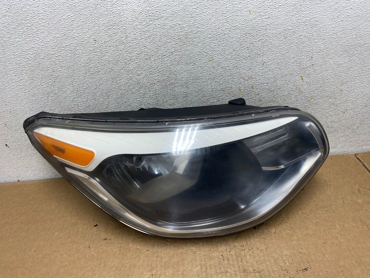 2014 - 2018 Kia Soul Right Passenger RH Halogen Headlight AI3490 DW0