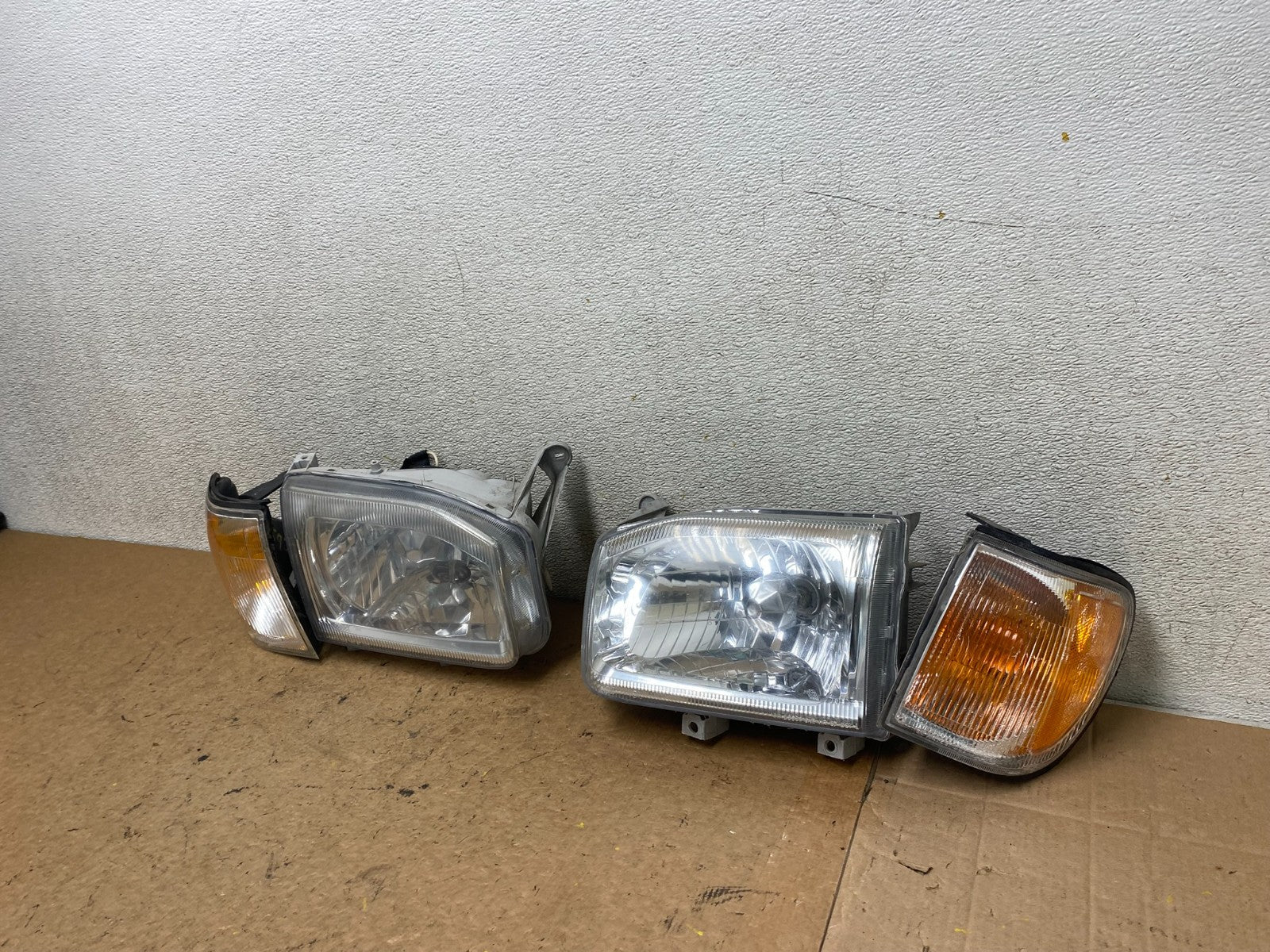 1999-2004 Nissan Pathfinder Left+Right Side Set Halogen Headlights Oem S9330 DW1