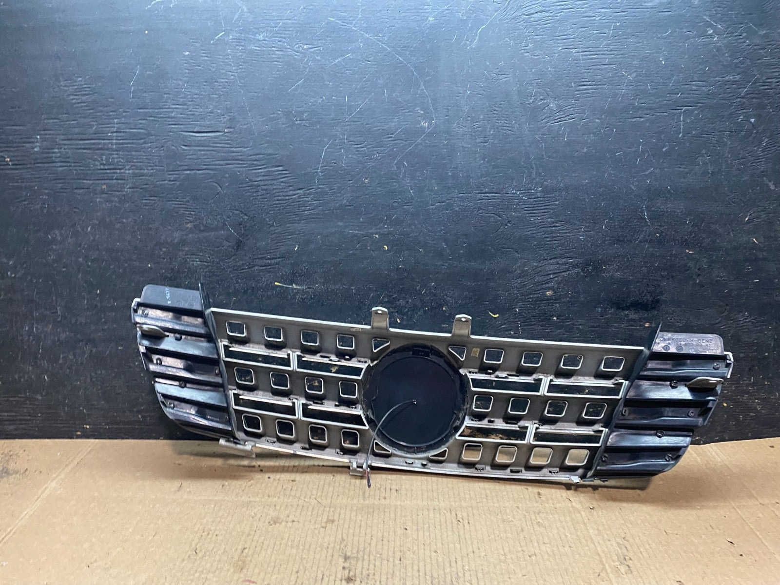 2006 to 2008 Mercedes ML-Class W164 Front Bumper Grille Grill X9639 DG5