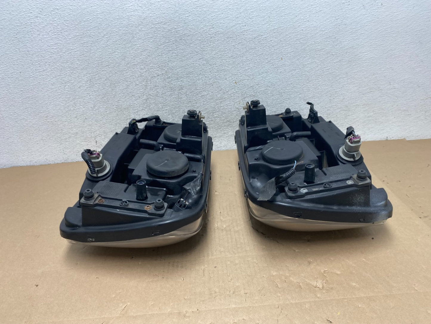 2006 - 2009 Chevrolet Trailblazer Left+Right Headlights Flush Half Bar AG5778 DW10