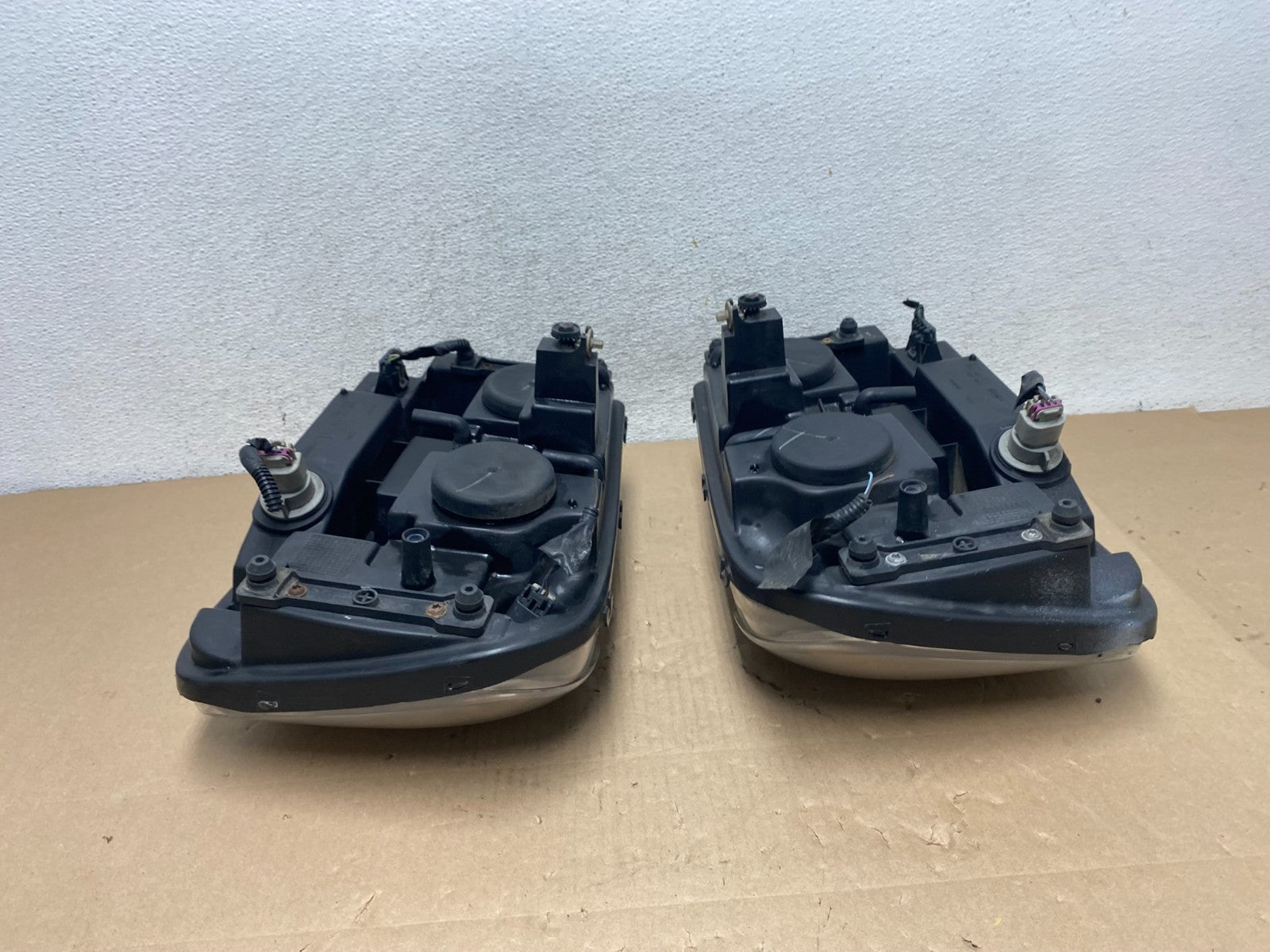 2006 - 2009 Chevrolet Trailblazer Left+Right Headlights Flush Half Bar AG5778 DW10