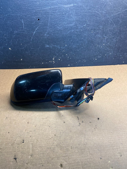 2001 to 2006 BMW 325i Right Passenger Side View Door Mirror OEM Z9112 DG3