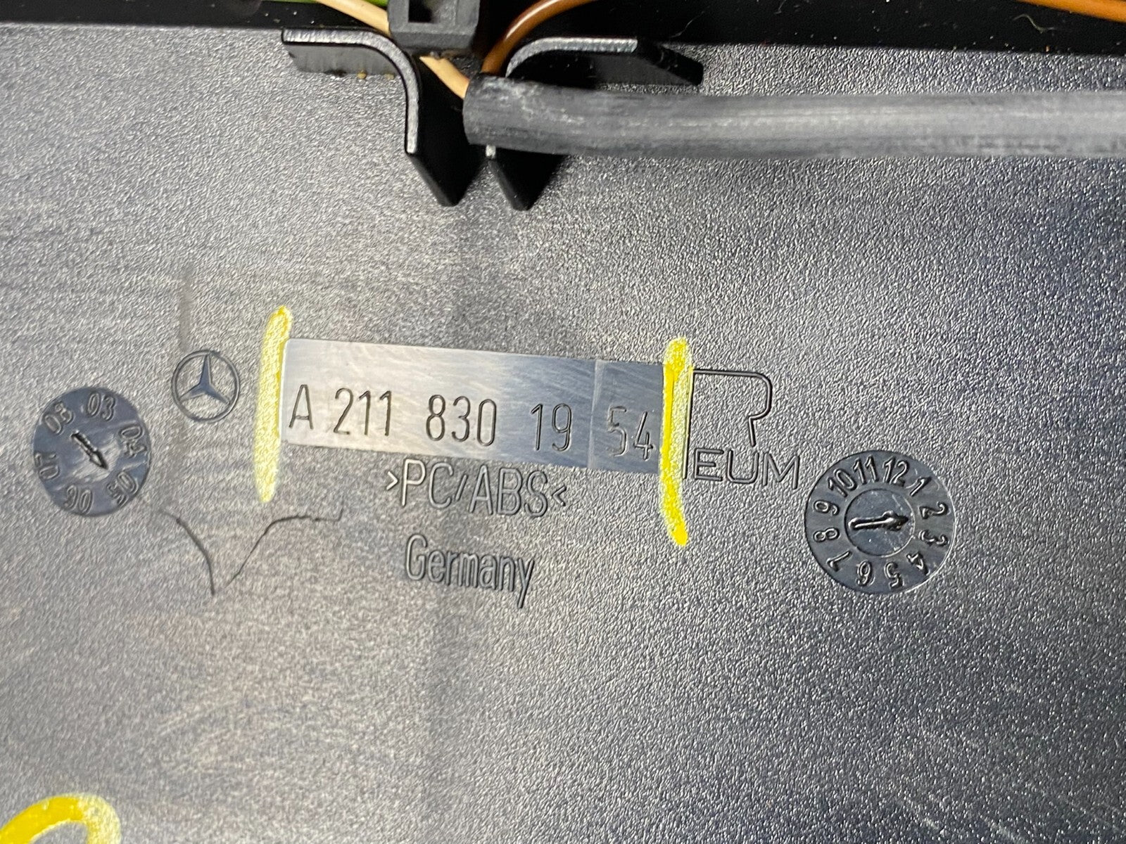 2007 - 2009 Mercedes W211 E550 E320 Center Console AC Heater Air Vent O7209 DG5