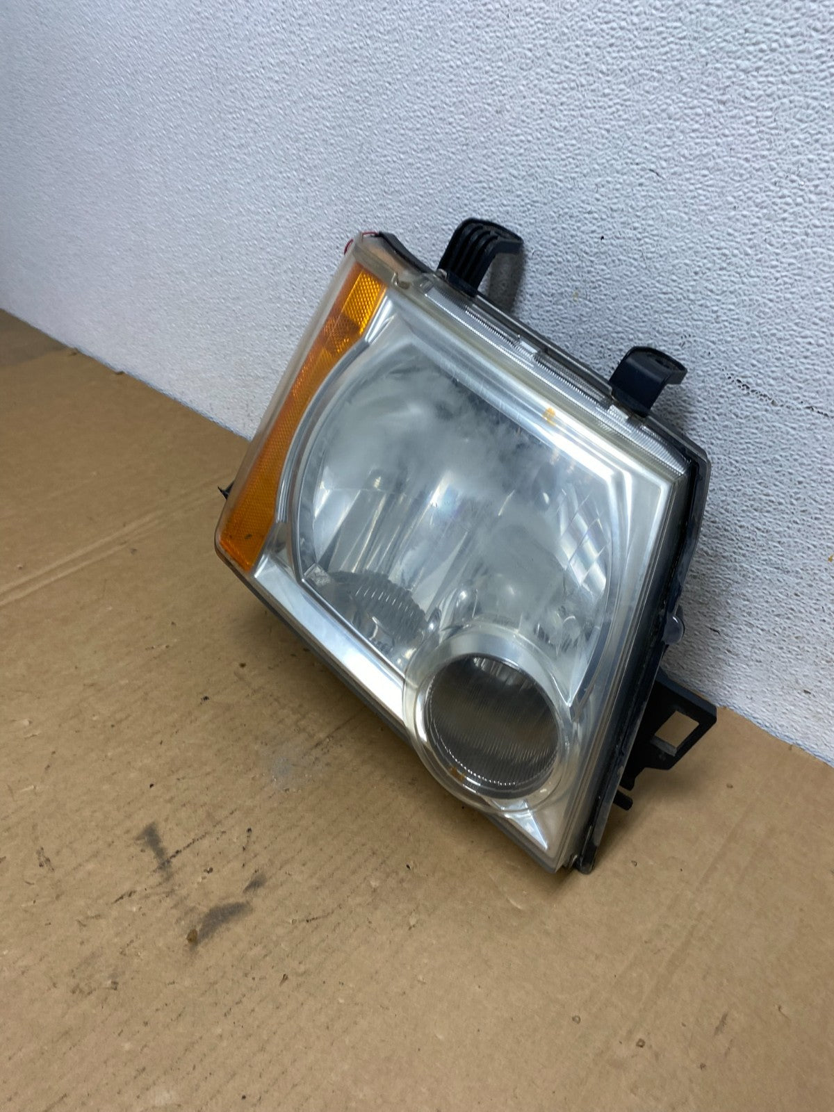 2005-2015 Nissan Xterra Right Passenger RH Headlight AD2680 DW1