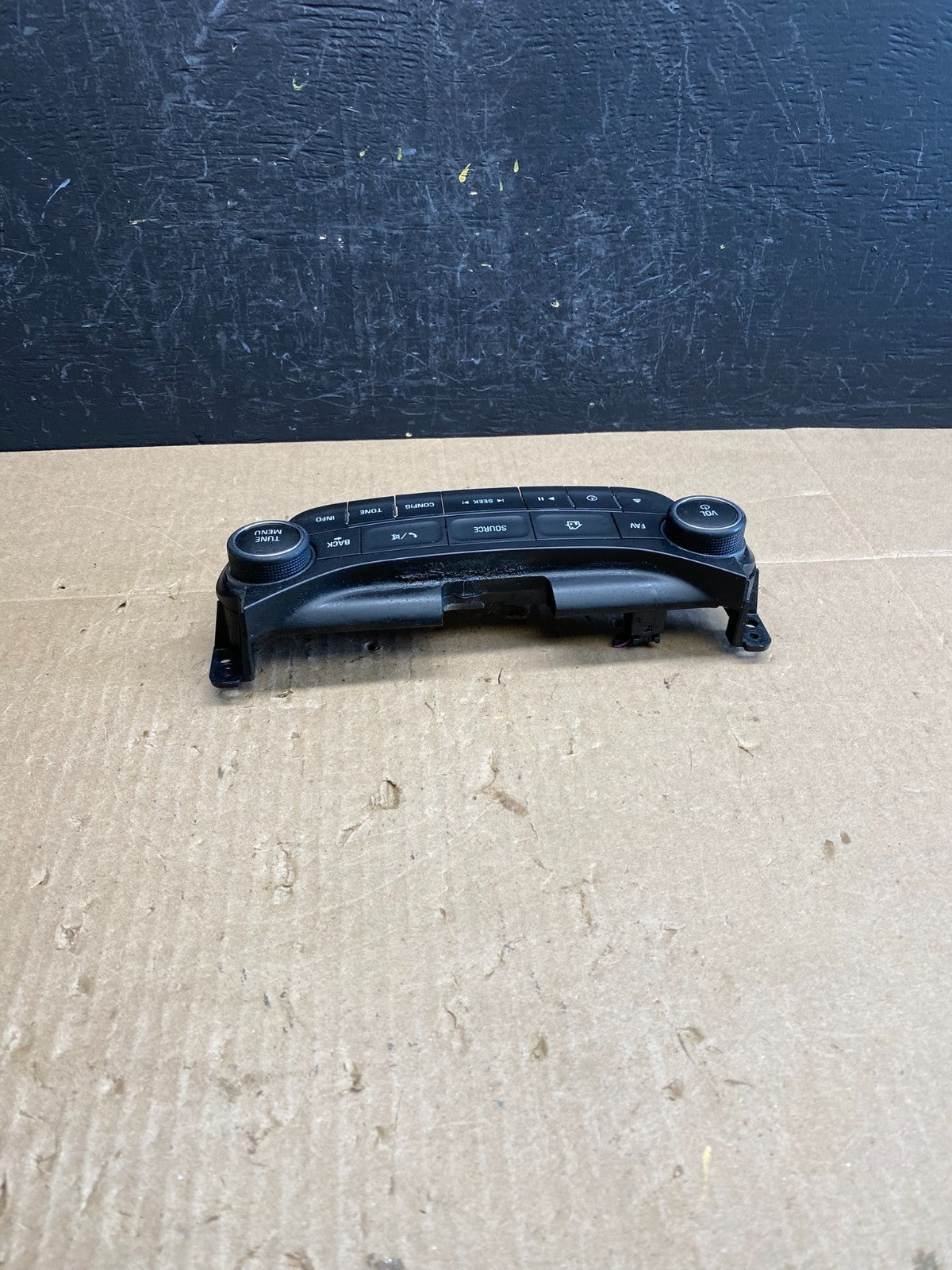 2013 Chevrolet Malibu AM FM Radio Control Panel AC6422 DG3