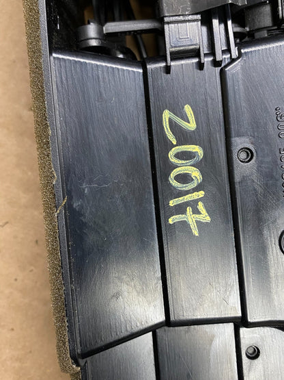 2009 to 2012 Audi A4 Center Dashboard Air Vent OEM z0017 DG6