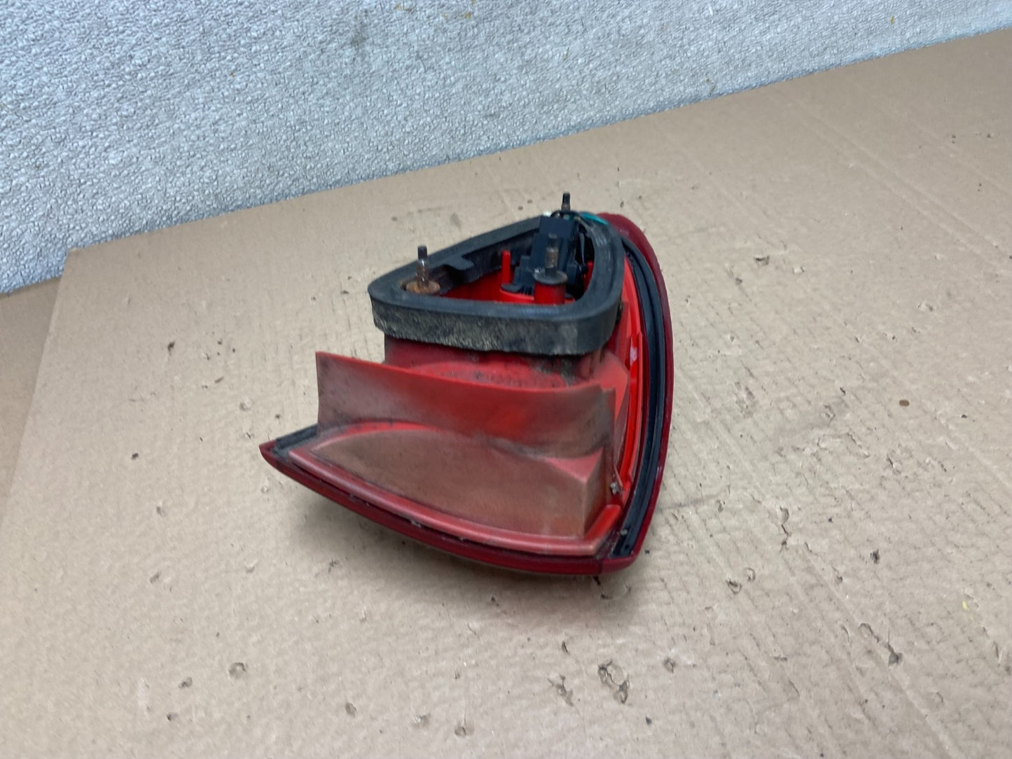2003 2004 2005 Chevrolet Cavalier Right Passenger RH Tail Light OEM AB2473 DG4
