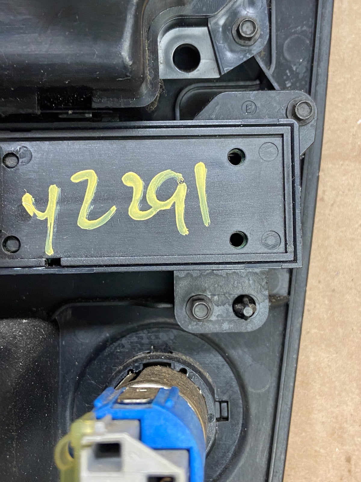 2005 to 2007 Jeep Commander Grand Cherokee A/C Climate Control Bezel Y2291 DG7