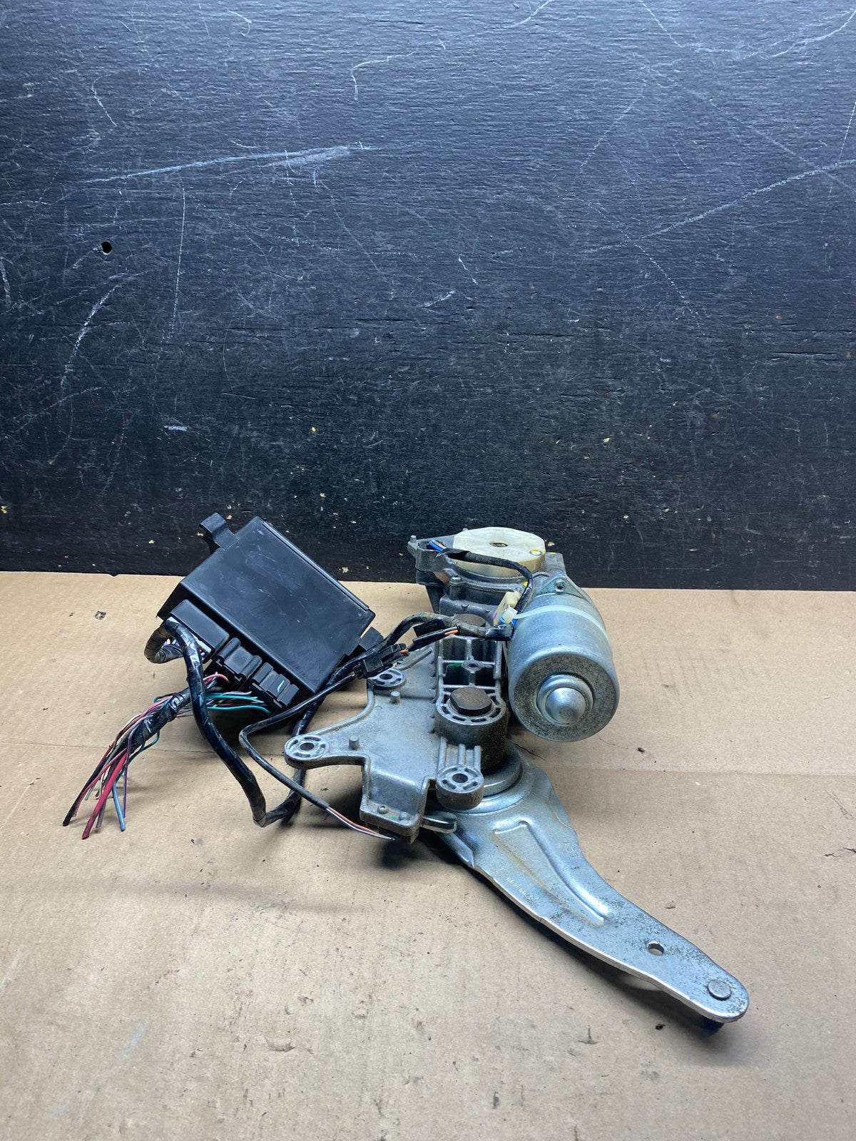 2007 2008 Acadia Enclave Escalade Suburban Liftgate Door Module Motor U1795 DG4