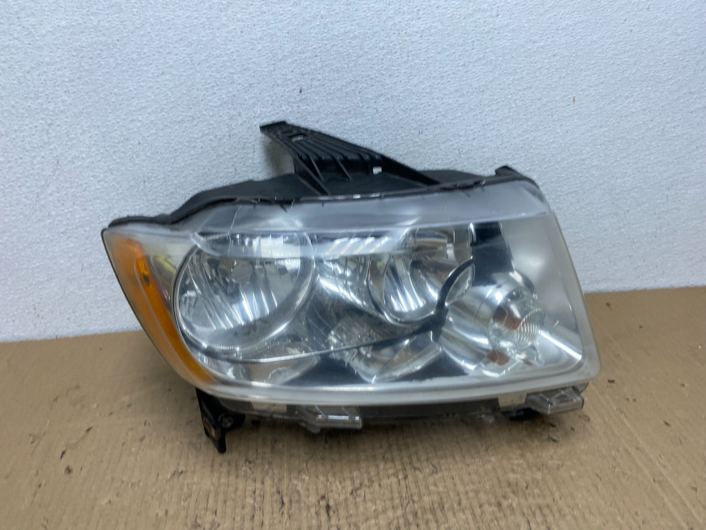 2011-2013 Jeep Grand Cherokee Right Passenger Halogen Headlight AC4104 DW0