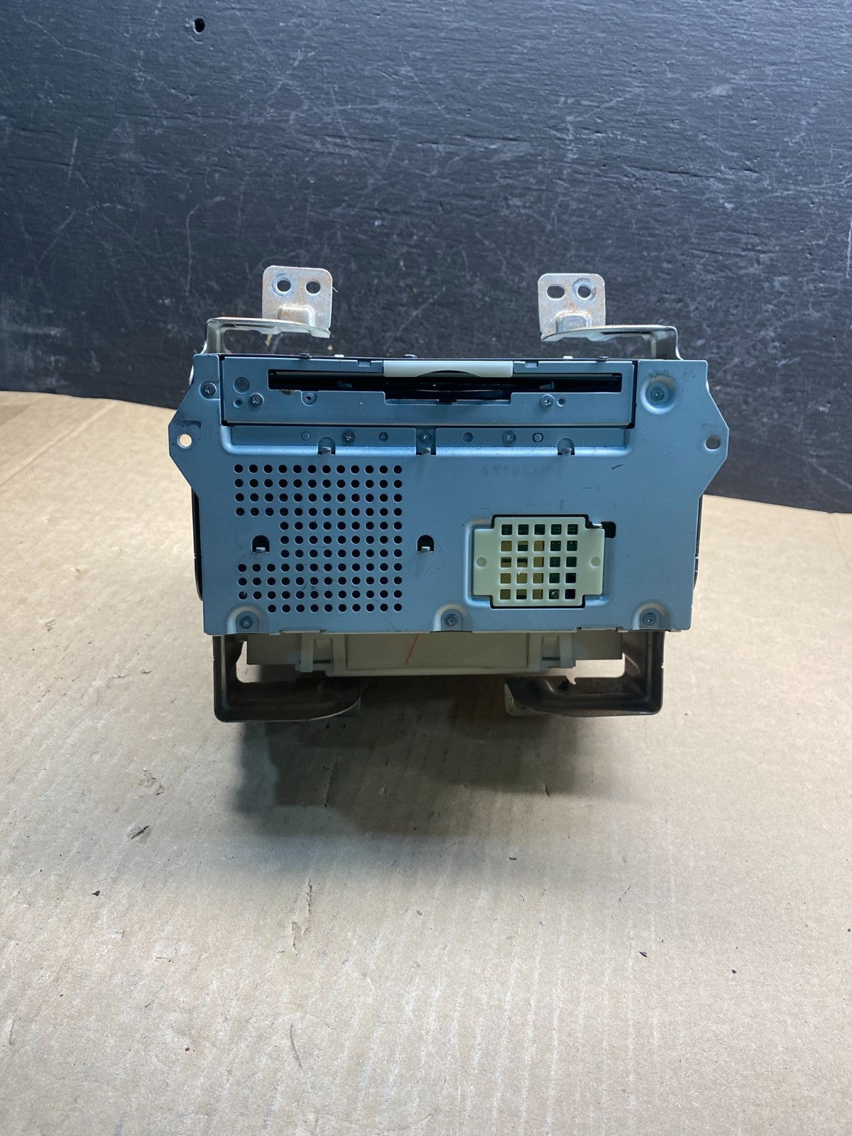 2009 - 2011 Nissan Altima Maxima Radio AM/FM Receiver AE7899 DG0