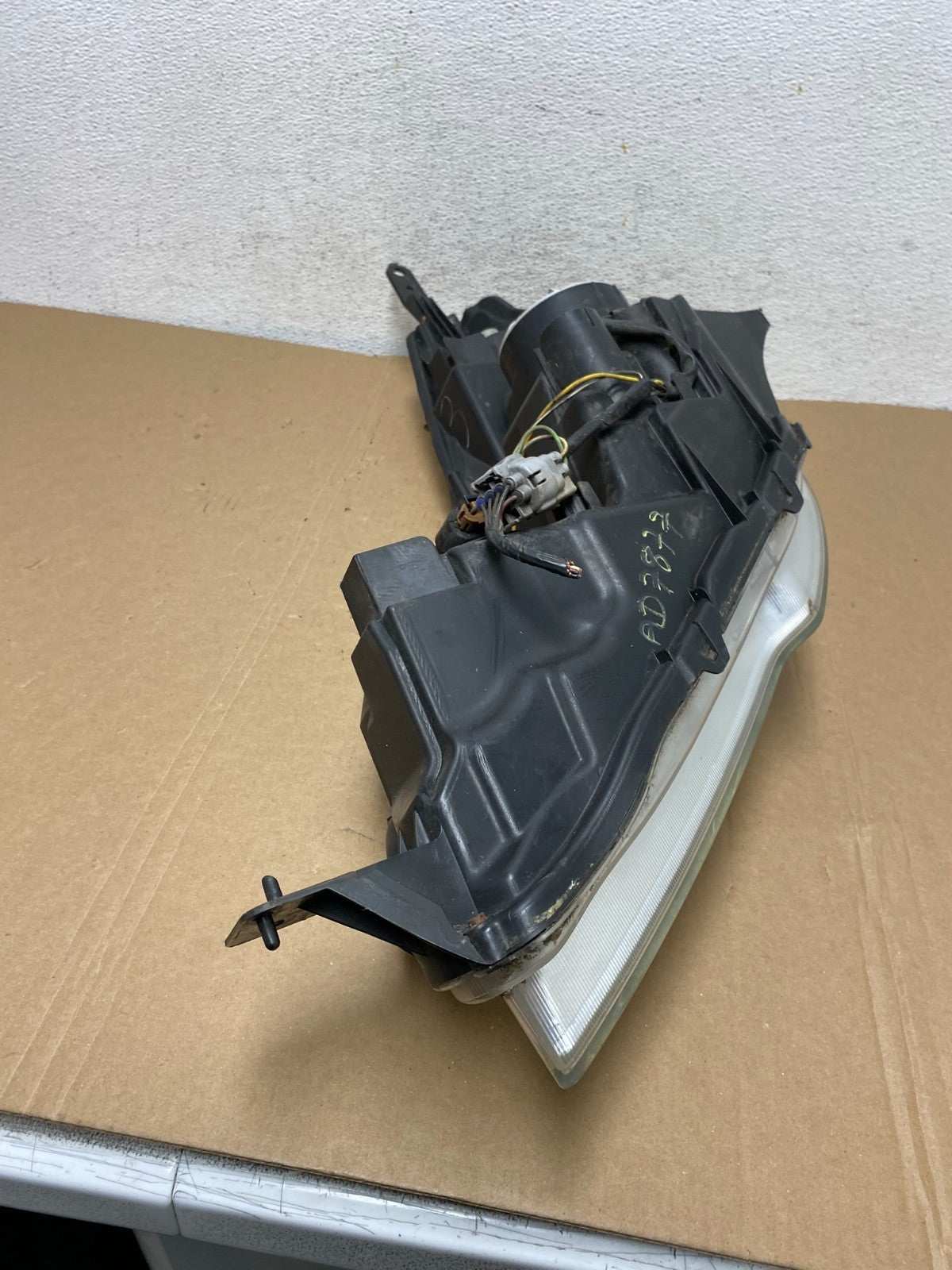 2010-2012 Subaru Legacy Outback Right Passenger Headlight AD7877 DW8