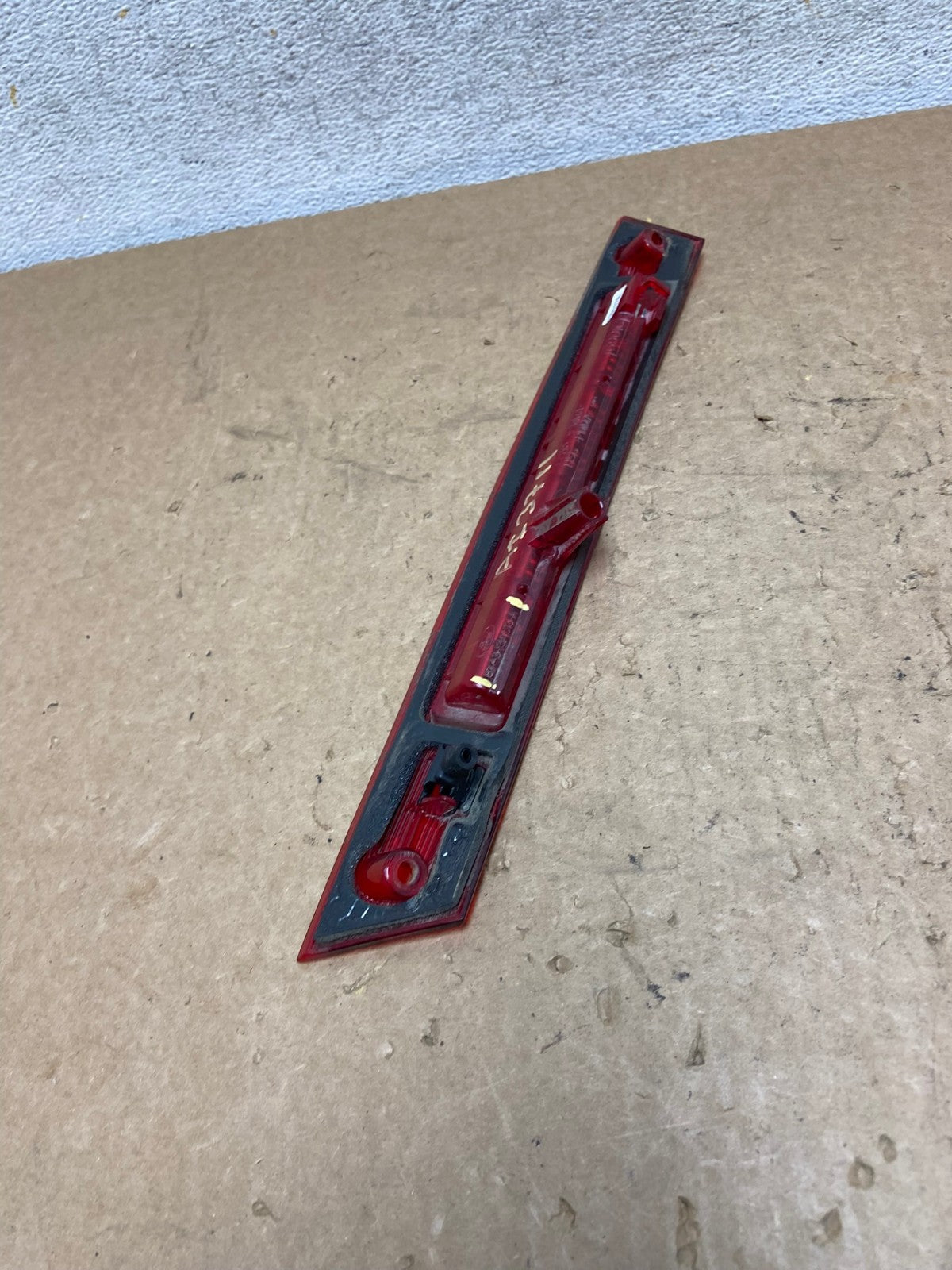 2007 to 2011 Ford Edge Rear Third Brake 3rd Light Lamp AI3711 LK6