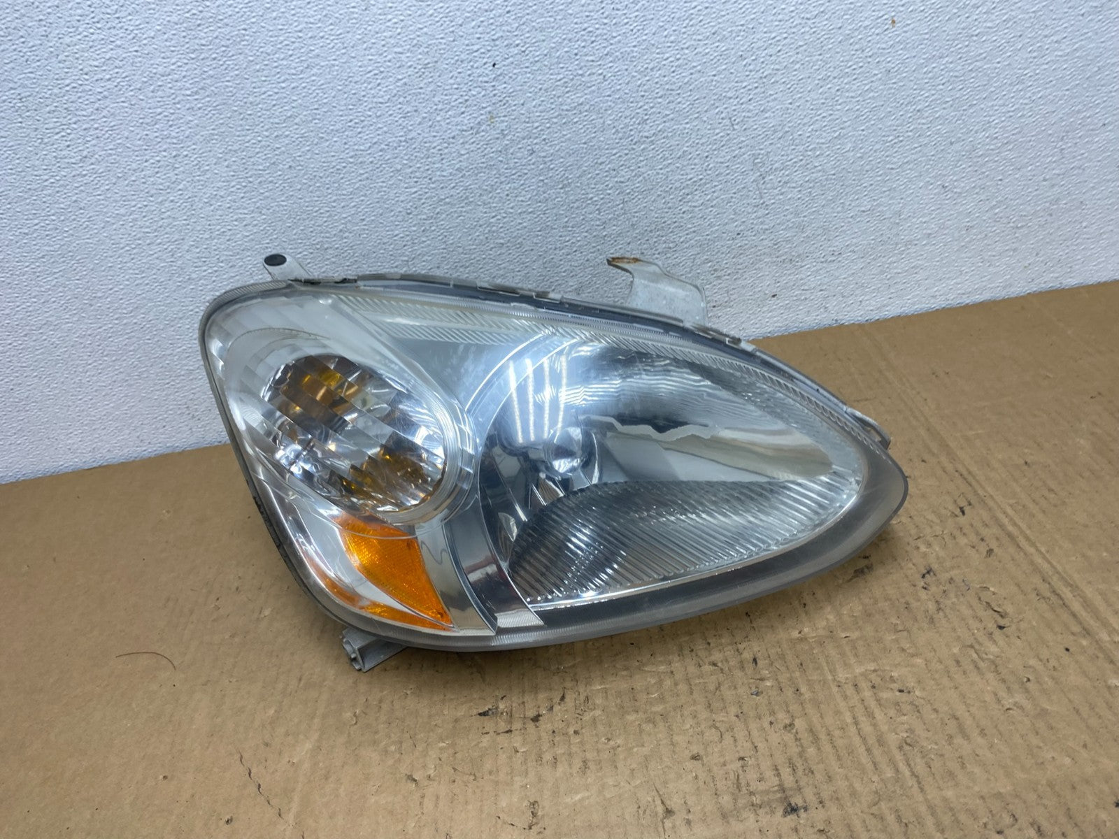 2003 2004 2005 Toyota Echo Right Passenger RH Side Headlight AC7790 DG0
