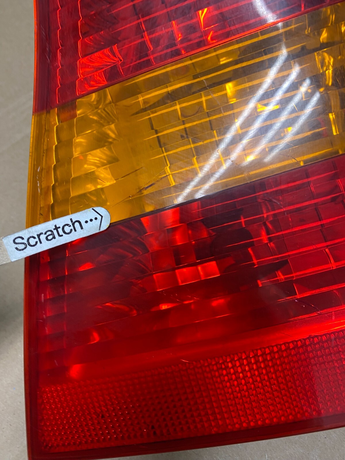 2002 - 2005 BMW 3 E46 Series Right Passenger Tail Light j8316 PS3