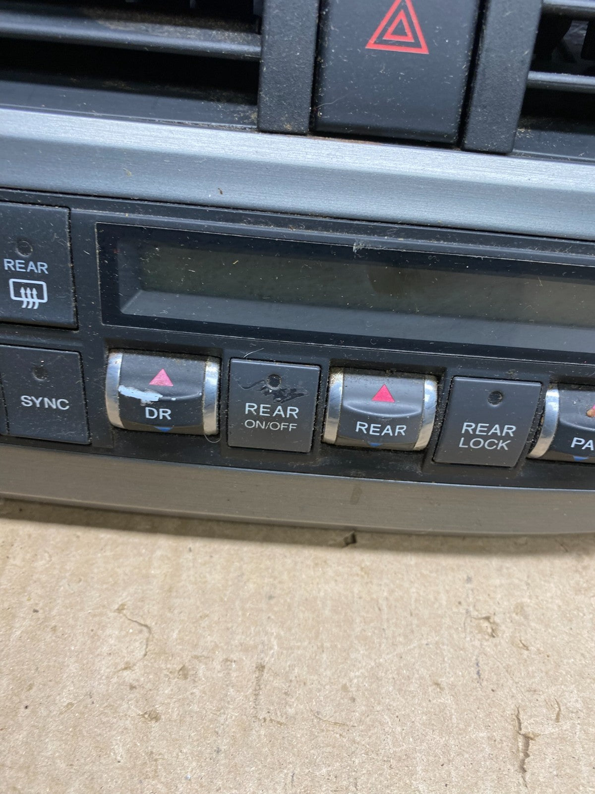 2005 to 2010 Honda Odyssey  Radio Climate Control Dash Trim Bezel X5964 DG1