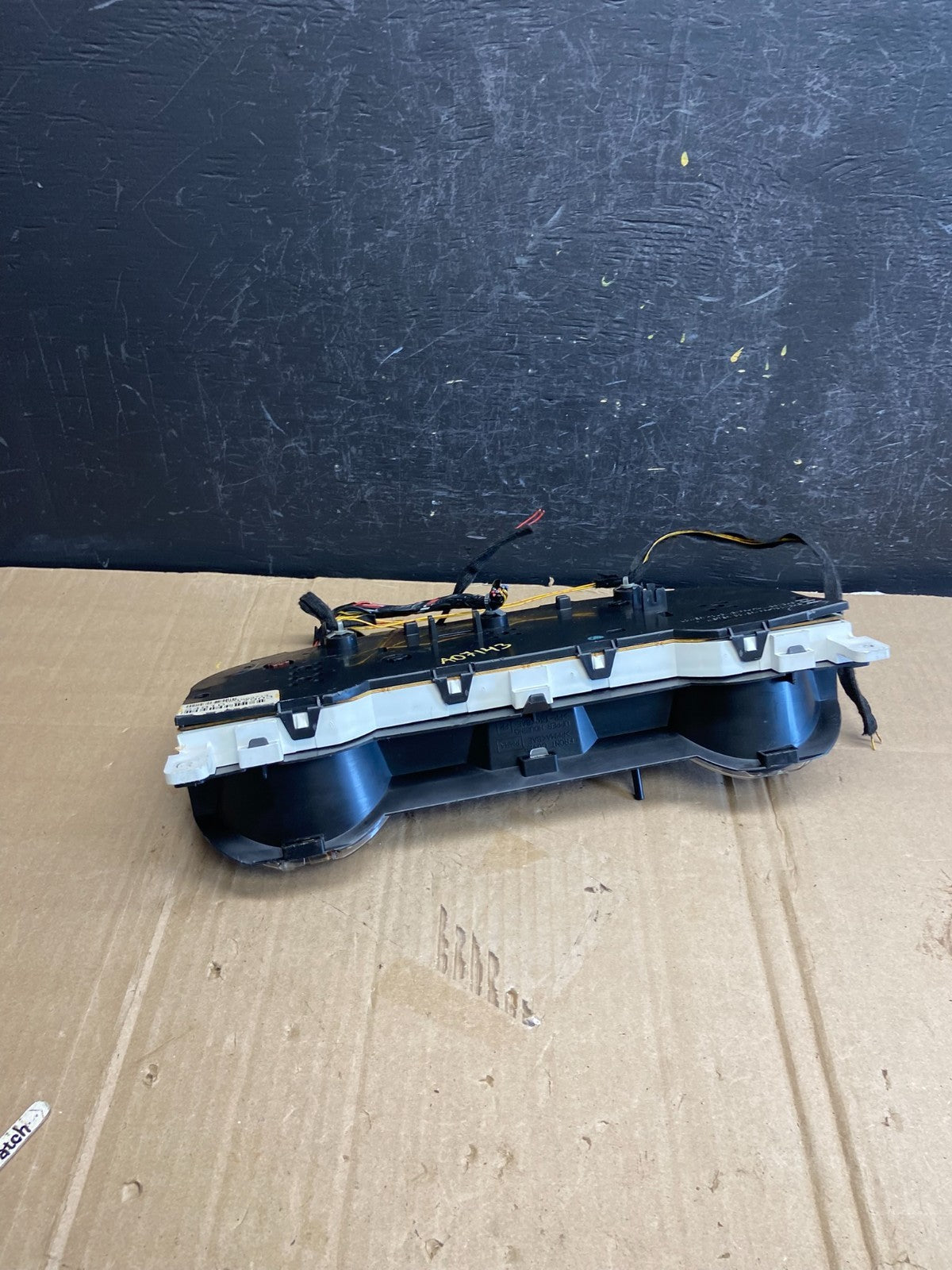 2002-2003 Nissan Pathfinder Xterra Cluster Speedometer Instrument AD7143 DG5