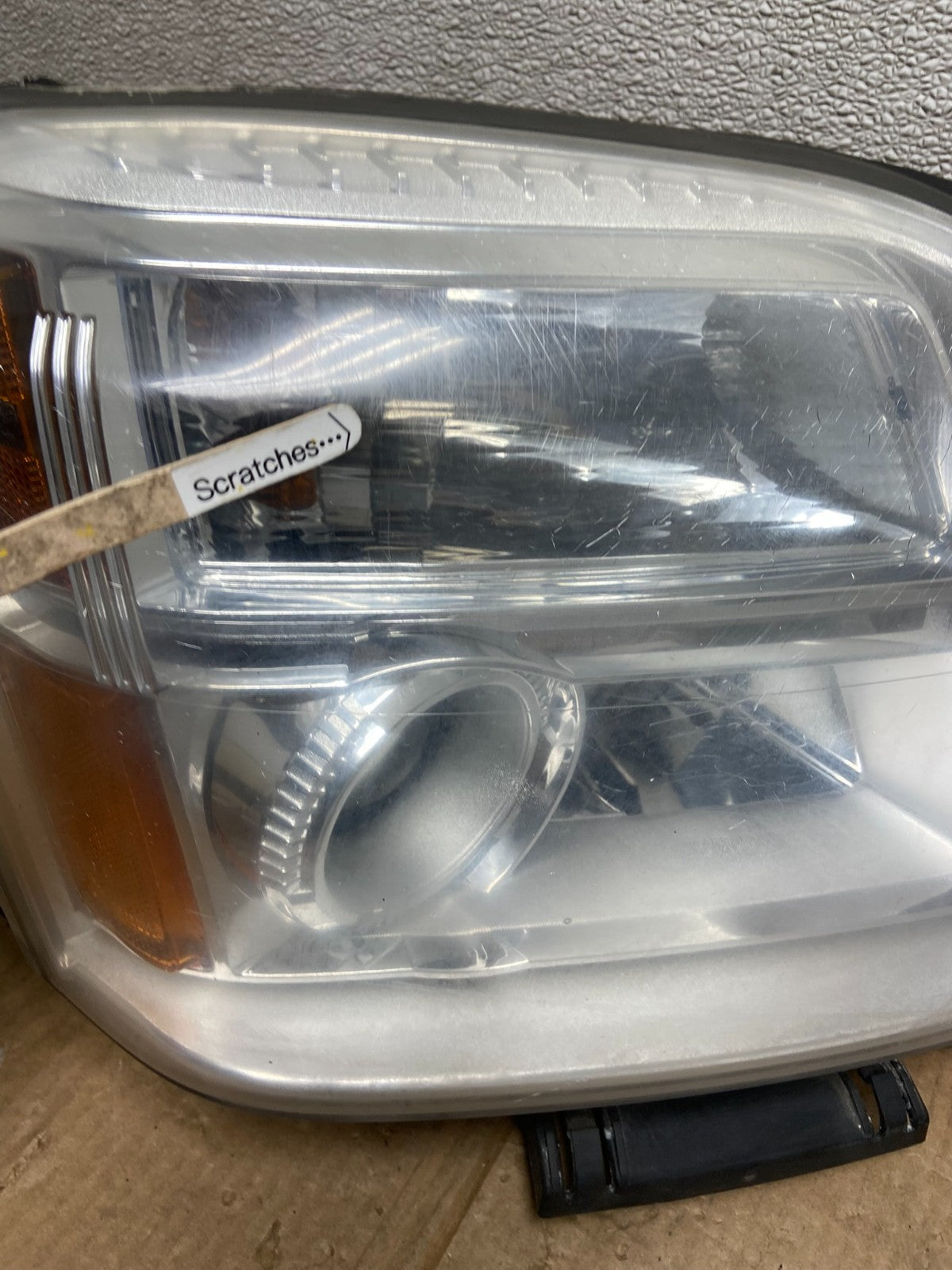 2010 to 2015 GMC Terrain Halogen Passenger Right Rh Side Headlight Oem AA6305 DW3