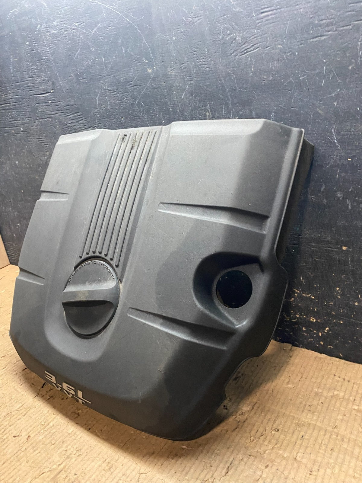 2012 to 2014 Jeep grand Cherokee 3.6L Engine Cover OEM y6667 DG2