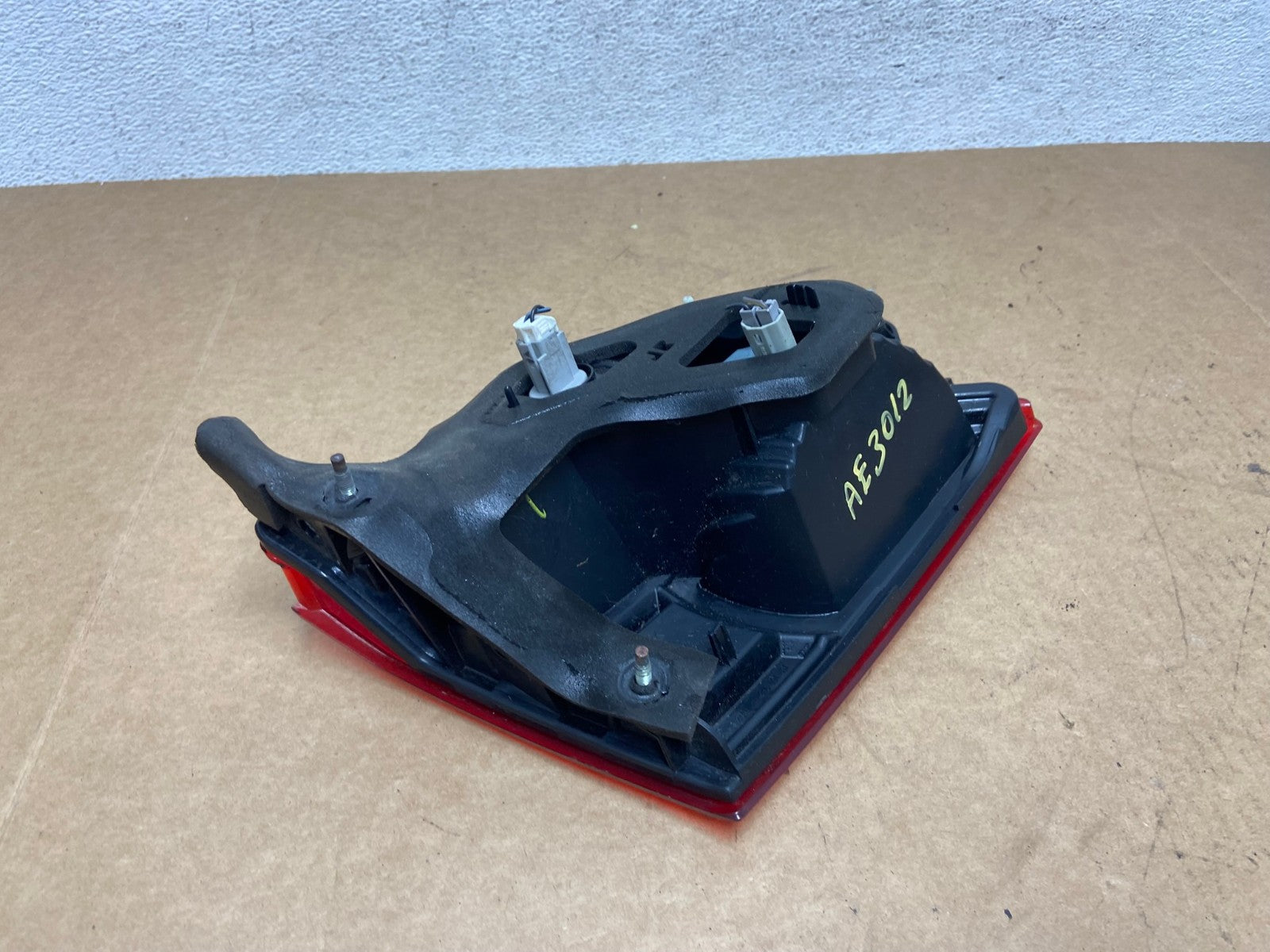 2010 - 2014 Subaru Outback Right Passenger RH Inner Tail Light AE3012 LK5