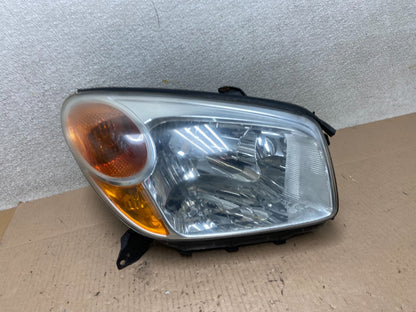 2004 2005 Toyota Rav4 Right Passenger RH Side Headlight Halogen TYC Z4001 DW0