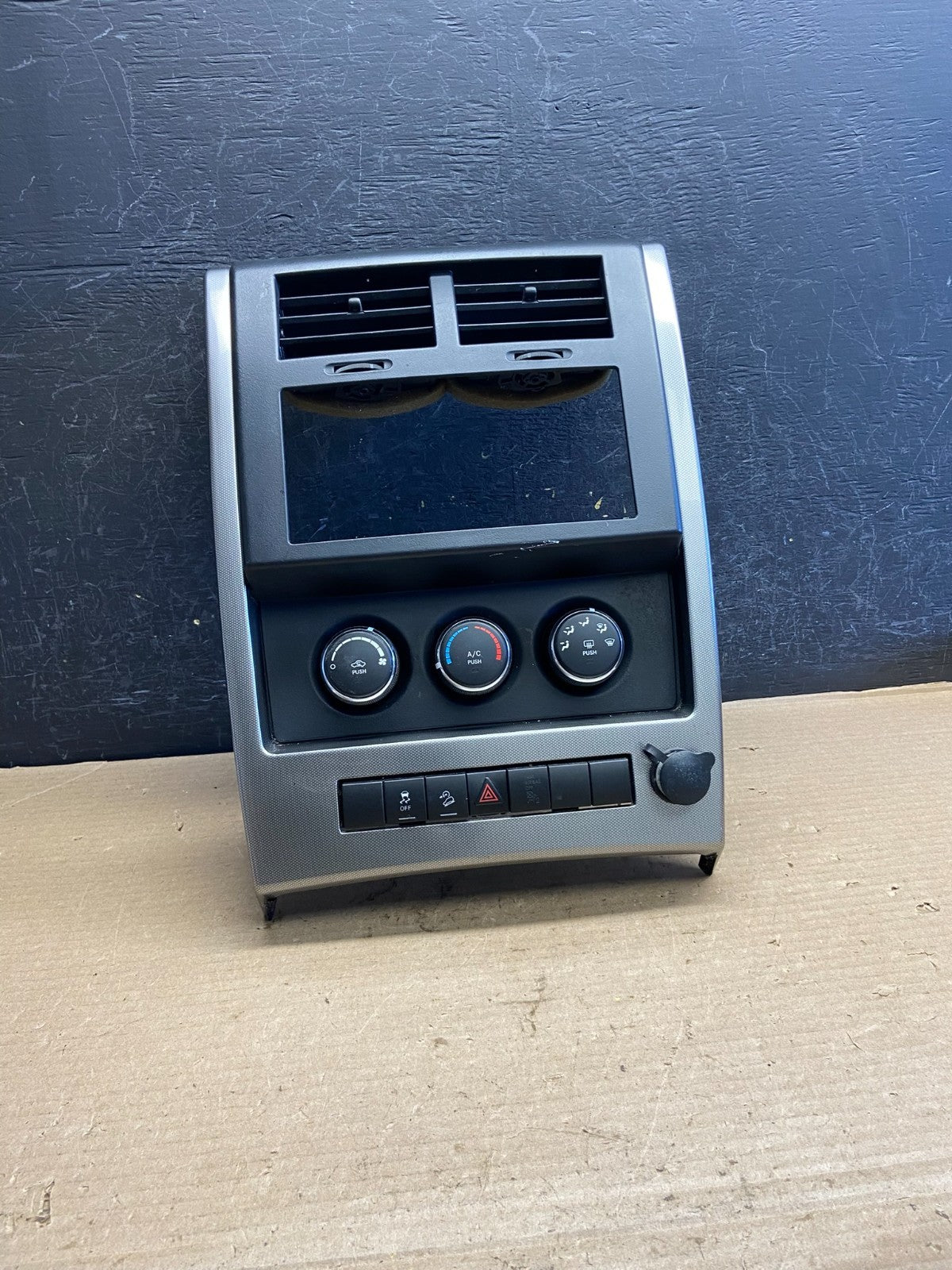 2008 to 2012 Jeep Liberty Dash Climate Temperature Control Radio Bezel ah3679 DG0